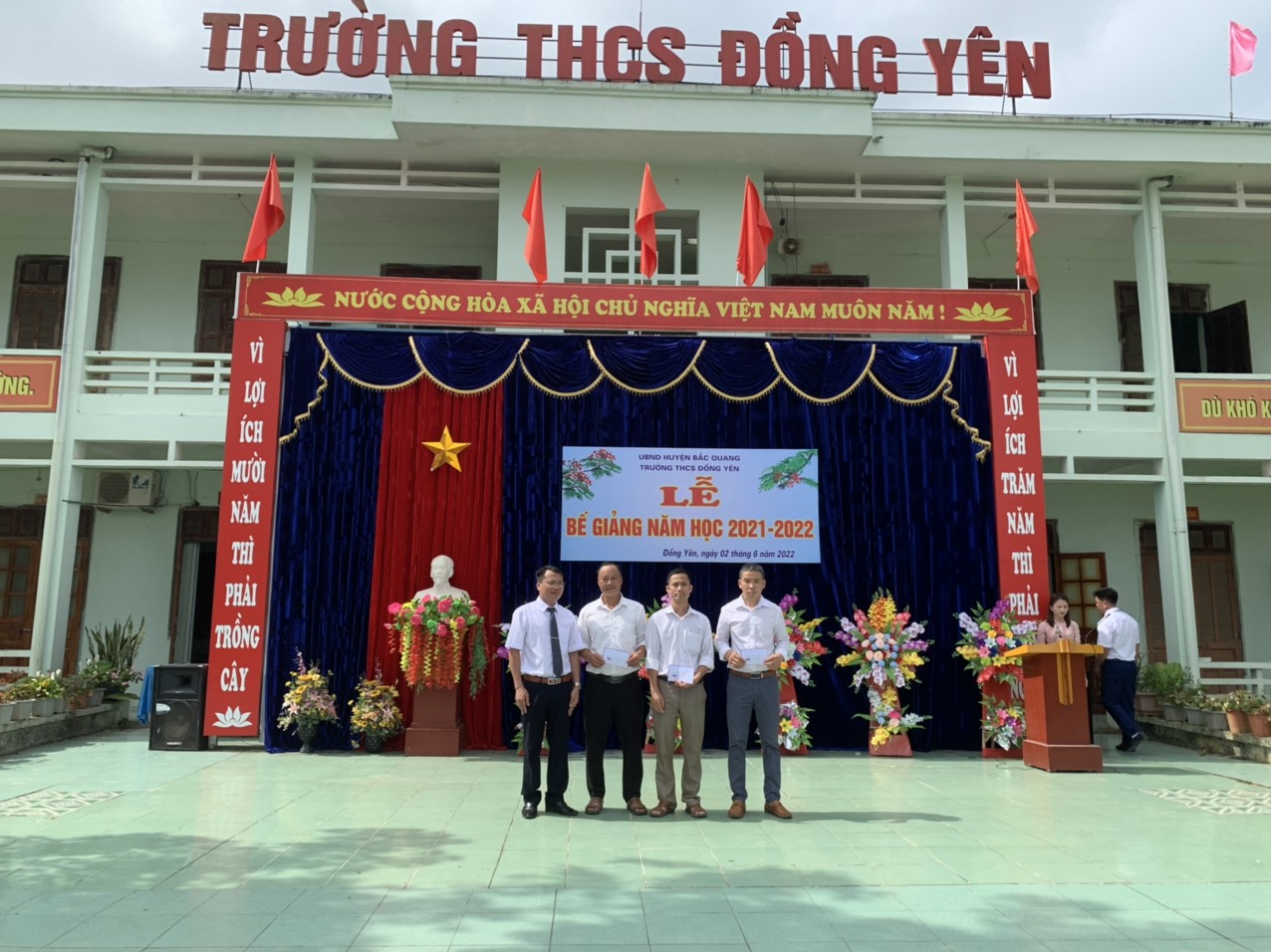 giao vien chu nhiem xuat sac