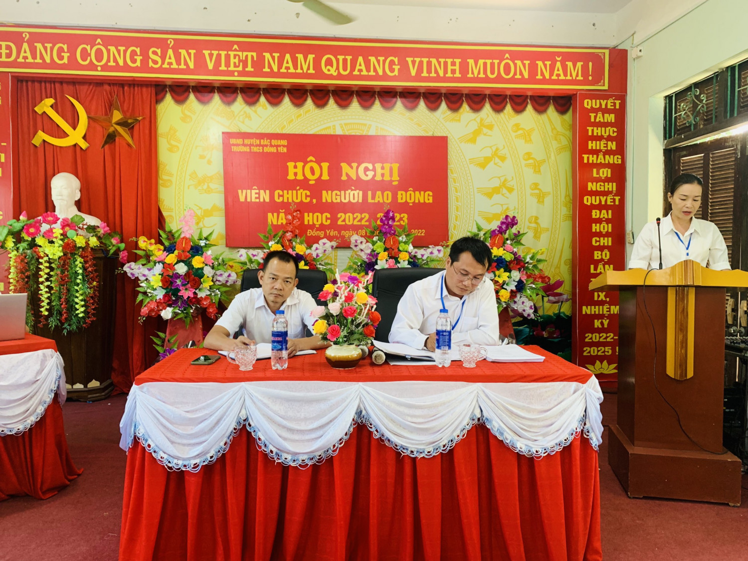 Trường THCS Đồng Yên tổ chức thành công hội nghị viên chức người lao động năm học 2022-2023
